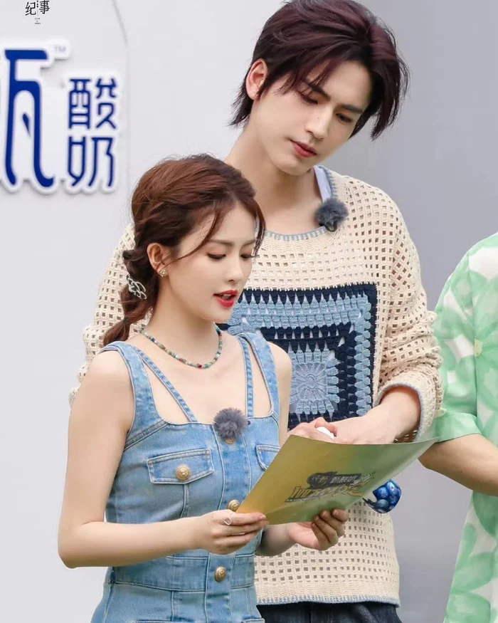 Bức ảnh làm rộ tin “tướng quân kem nền” Trương Lăng Hách và hot girl ngực khủng vào tận khách sạn hẹn hò
