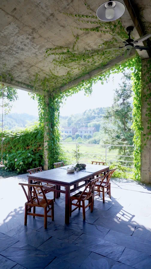 Chàng trai 30 tuổi về quê xây nhà rộng 760m2, 3 tầng: Hàng xóm chê