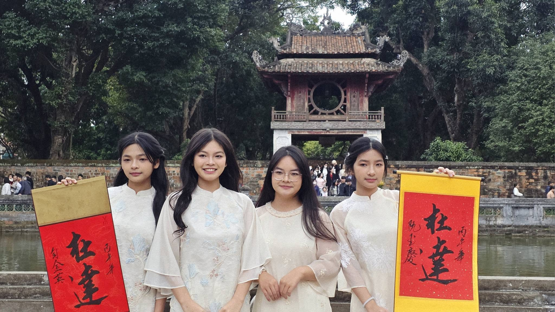 Việt Nam có 1 địa điểm lâu đời hơn cả tháp Eiffel: Đích thân Tổng thống Pháp đến thăm, năm nào cũng có hàng nghìn người kéo đến cầu nguyện