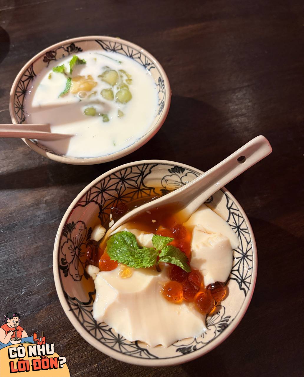Hai món tráng miệng ngọt nhưng không được phục vụ kèm đá bào