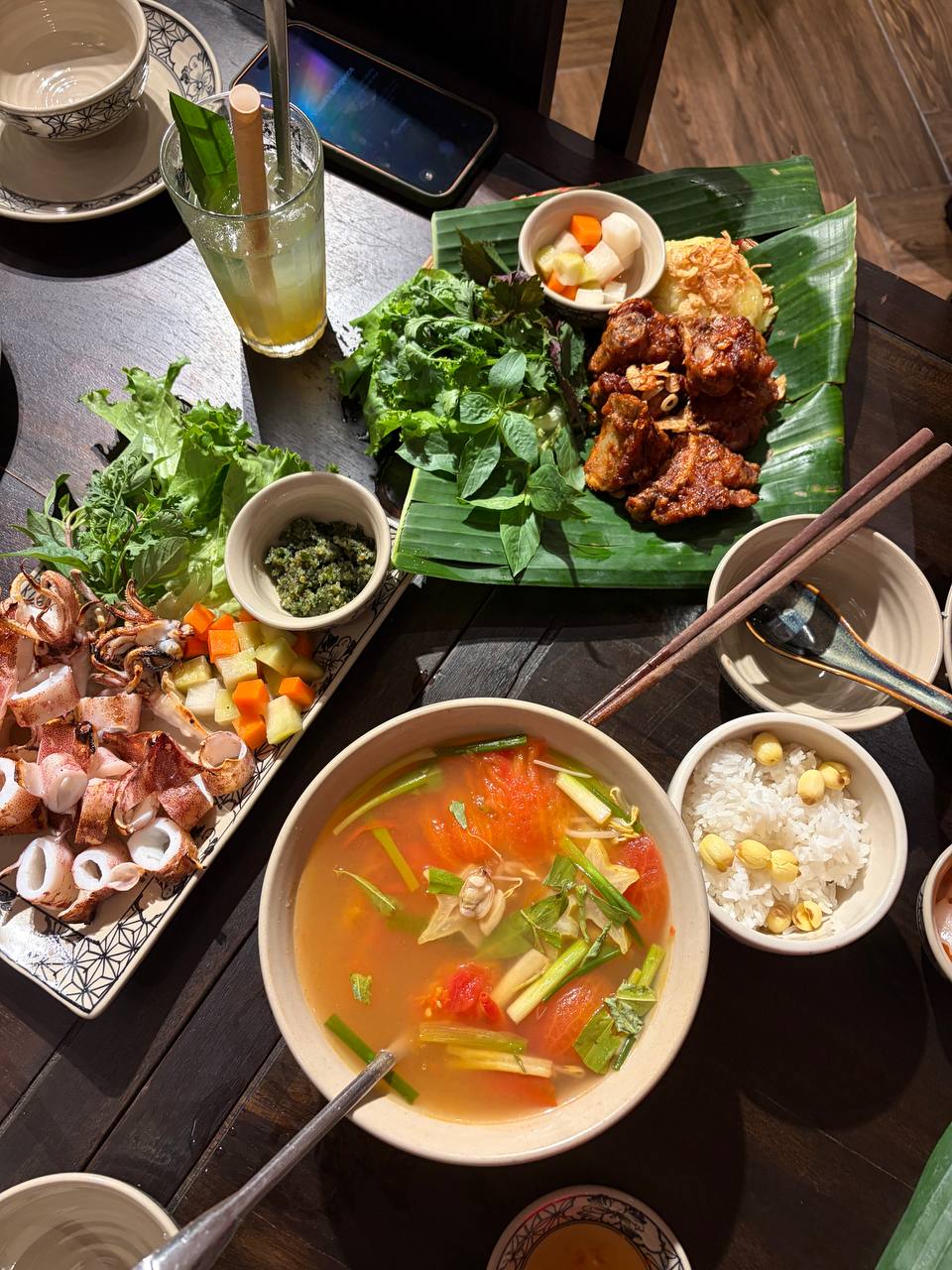 Chi hơn 1 triệu đồng ăn nhà hàng vừa được Michelin 2026 gọi tên: Thiếu thốn rau bánh, nhiều món phải bỏ ngang vì nuốt không trôi