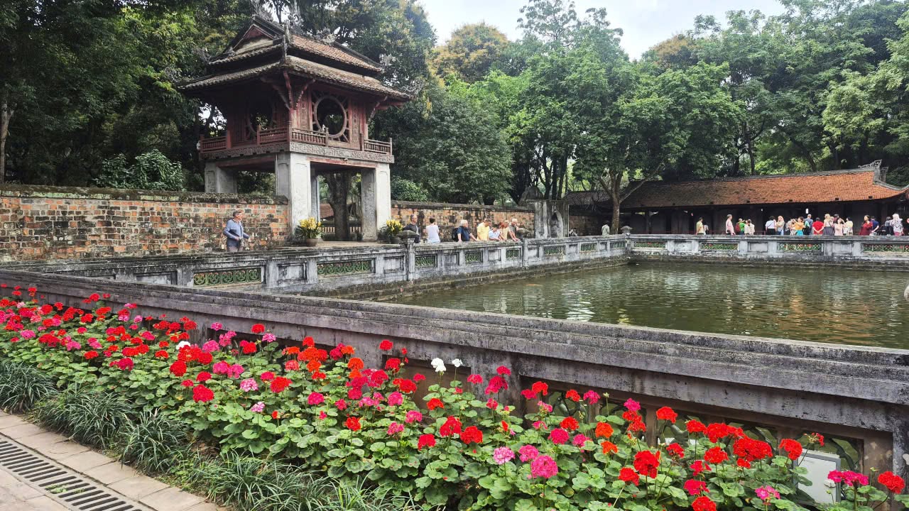 Việt Nam có 1 địa điểm lâu đời hơn cả tháp Eiffel: Đích thân Tổng thống Pháp đến thăm, năm nào cũng có hàng nghìn người kéo đến cầu nguyện