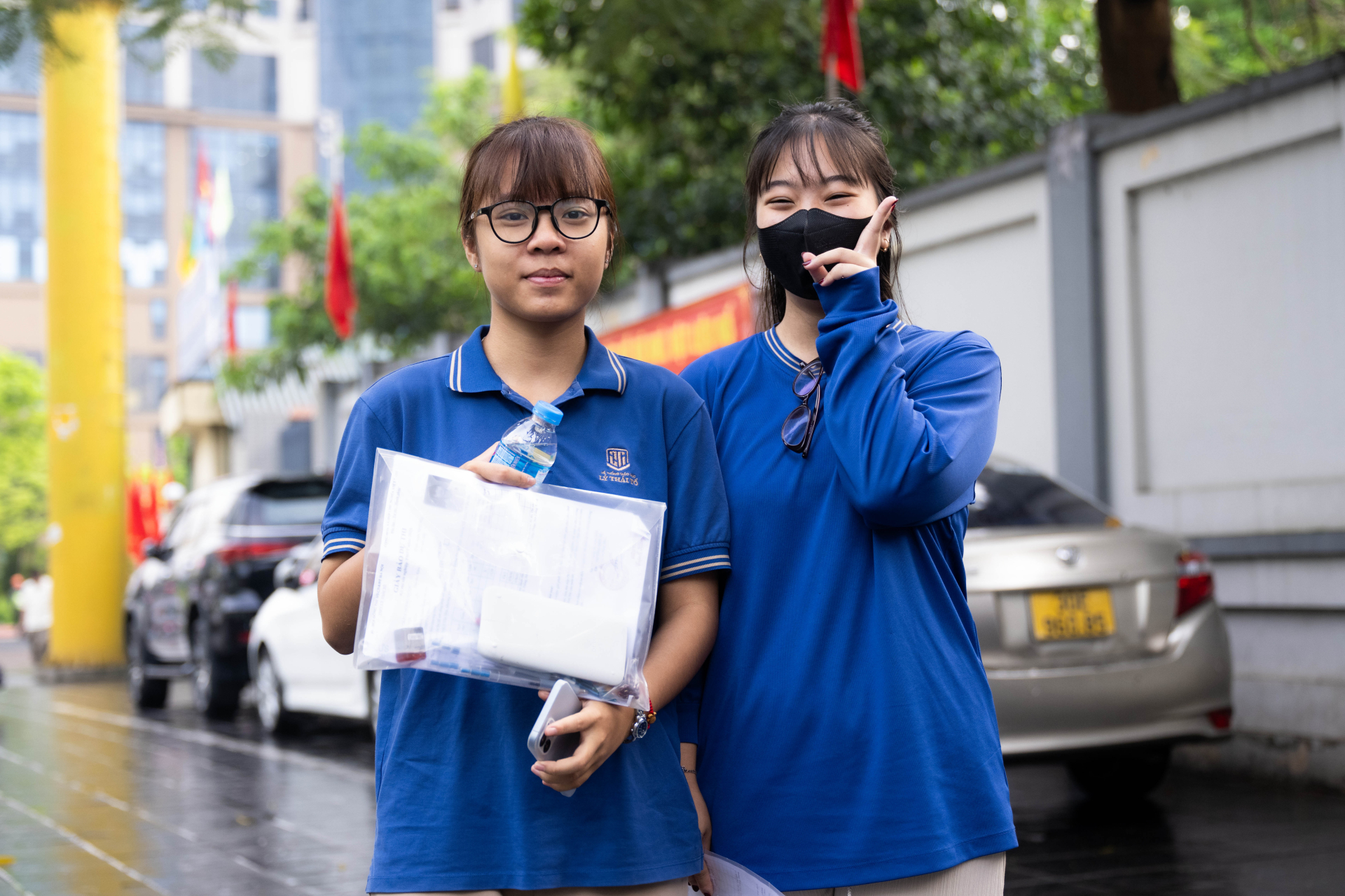 1,2 triệu sĩ tử chính thức cán đích kỳ thi tốt nghiệp THPT 2026: Người tươi hơn hoa, người dở khóc dở cười vì môn tự chọn