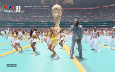 Shakira biểu diễn cùng Burna Boy
