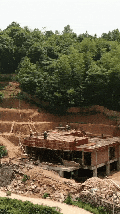 Chàng trai 30 tuổi về quê xây nhà rộng 760m2, 3 tầng: Hàng xóm chê