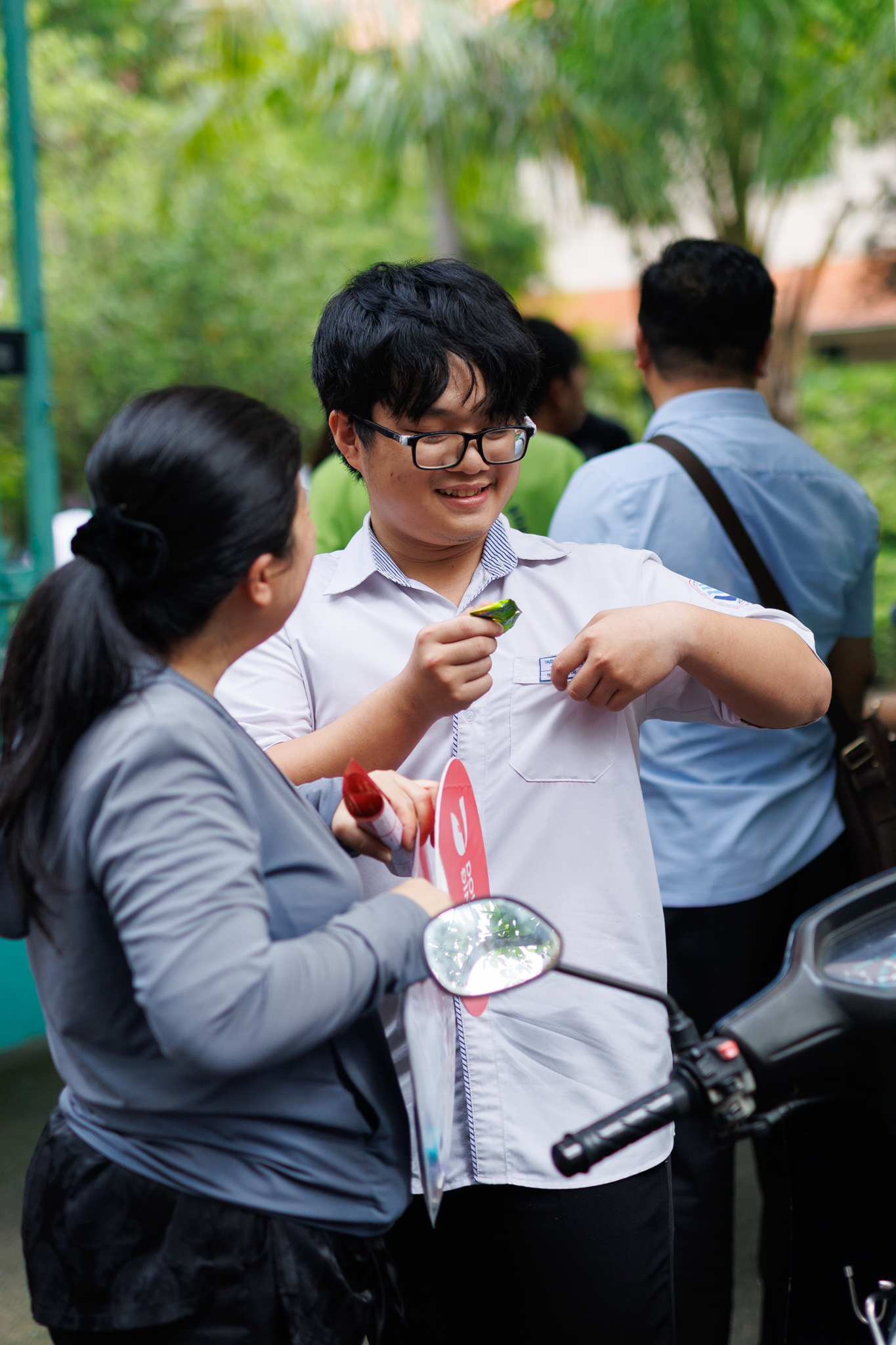 1,2 triệu sĩ tử chính thức cán đích kỳ thi tốt nghiệp THPT 2026: Người tươi hơn hoa, người dở khóc dở cười vì môn tự chọn