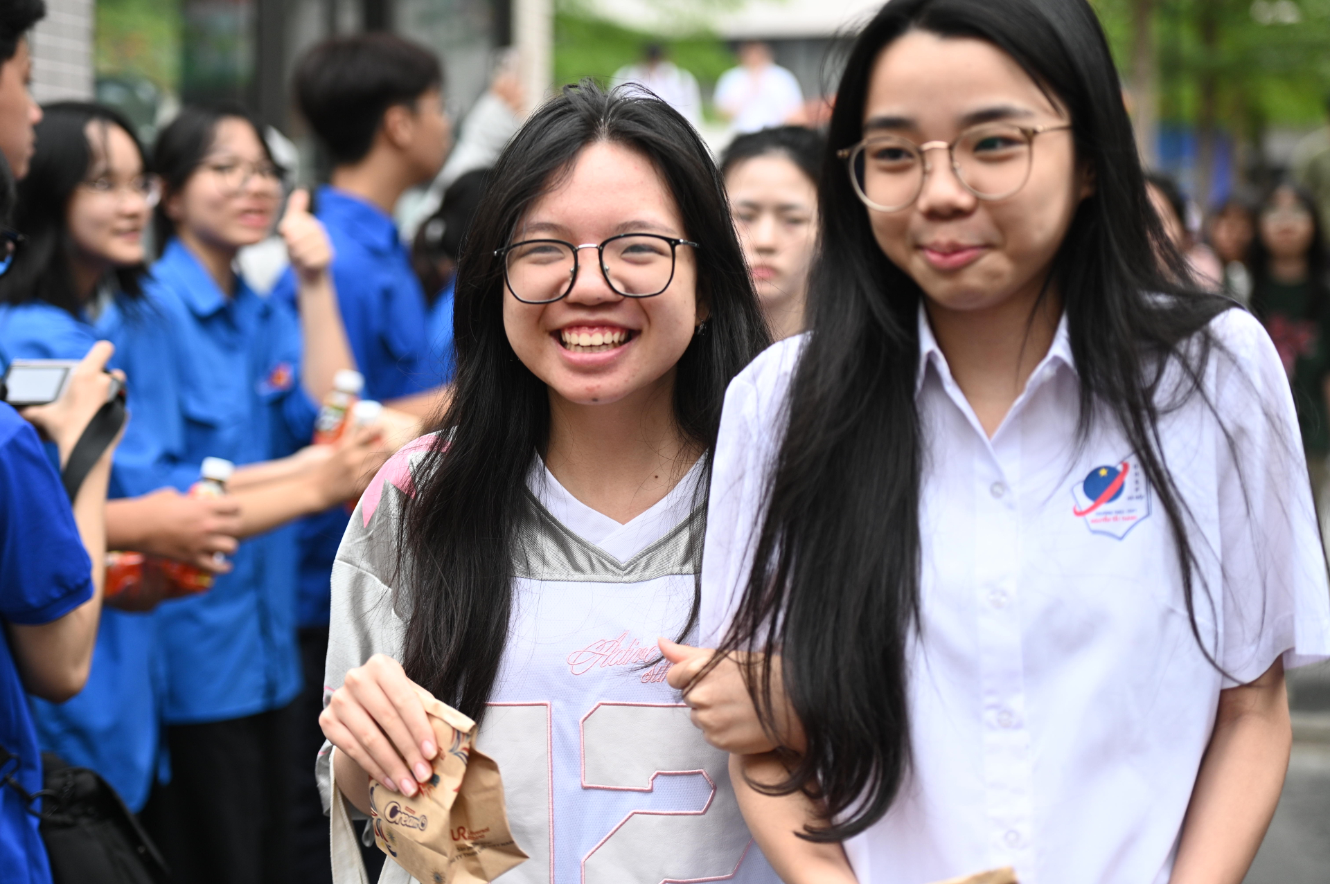 1,2 triệu sĩ tử chính thức cán đích kỳ thi tốt nghiệp THPT 2026: Người tươi hơn hoa, người dở khóc dở cười vì môn tự chọn