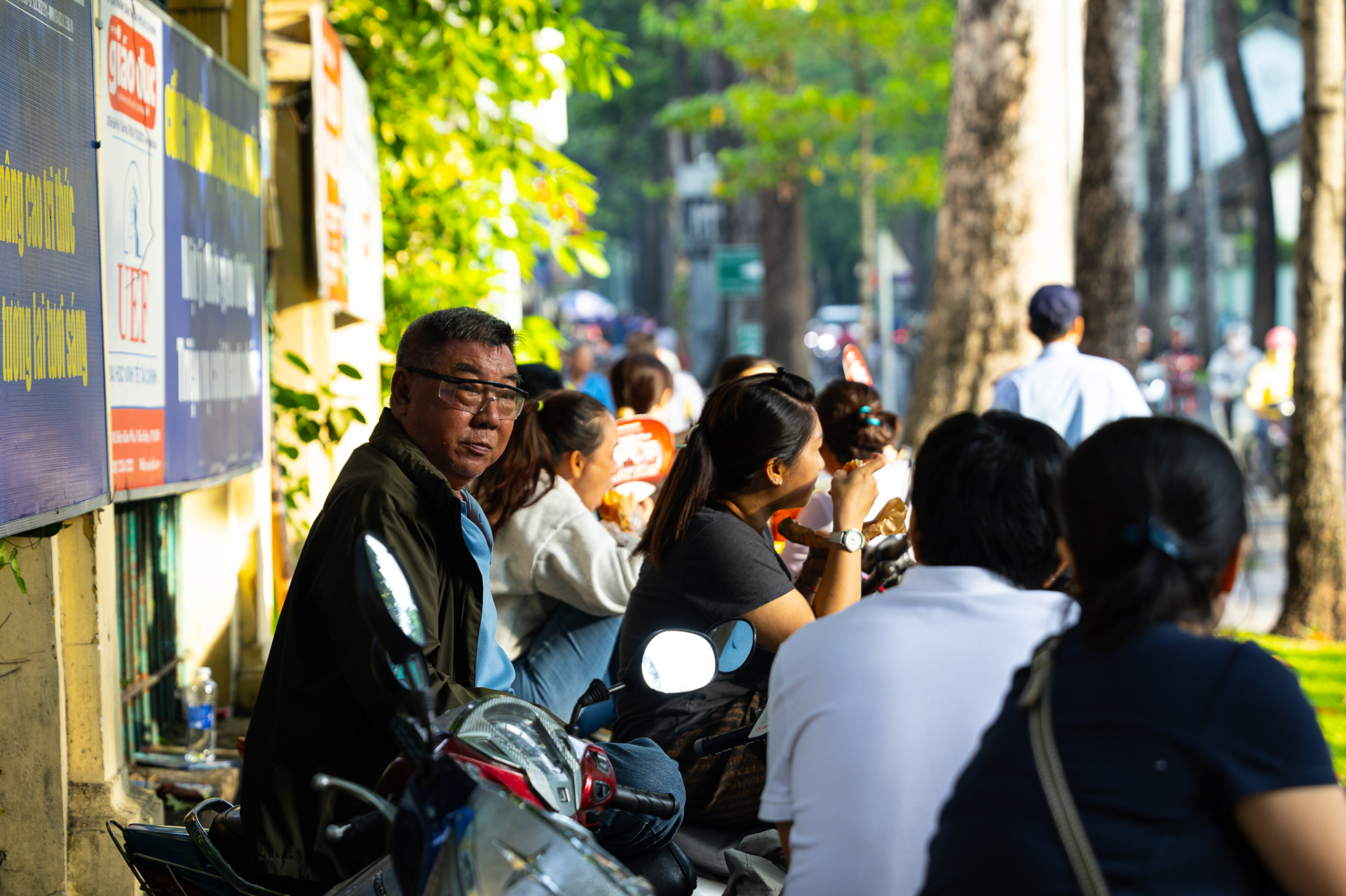 1,2 triệu sĩ tử chính thức cán đích kỳ thi tốt nghiệp THPT 2026: Người tươi hơn hoa, người dở khóc dở cười vì môn tự chọn