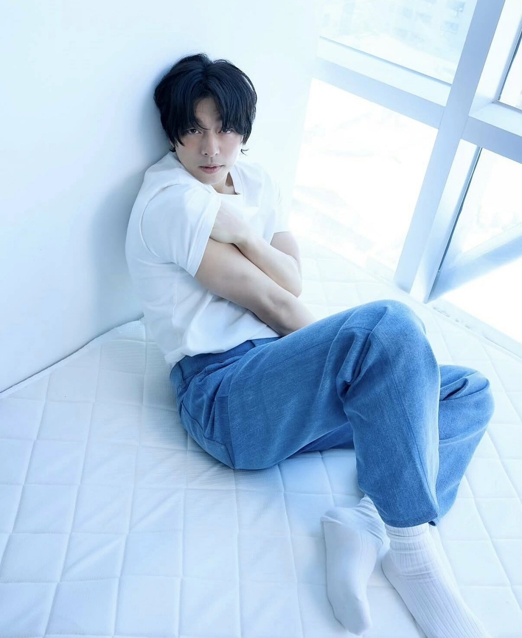 Gong Yoo gây sốc với màn lột xác không thể tin nổi. Nhiều khán giả hoảng hốt, dụi mắt nhiều lần vì lúc đầu không nghĩ người đàn ông trong hình lại là Gong Yoo. Ảnh: Naver