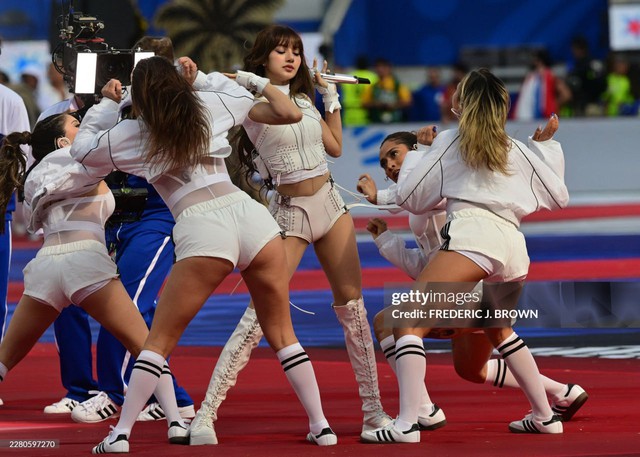 HOT nhất hôm nay: Lisa (BLACKPINK) chính thức làm nên lịch sử tại World Cup, sốc hơn là không hở bạo