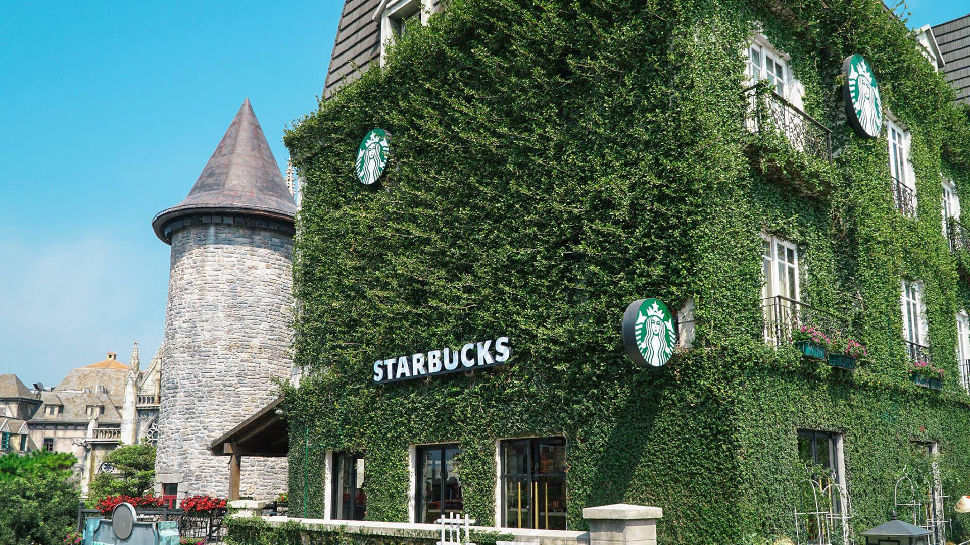 Starbucks chính thức lên tiếng vụ ly cà phê đắt thêm 20.000 ở loạt khu du lịch hot nhất Việt Nam