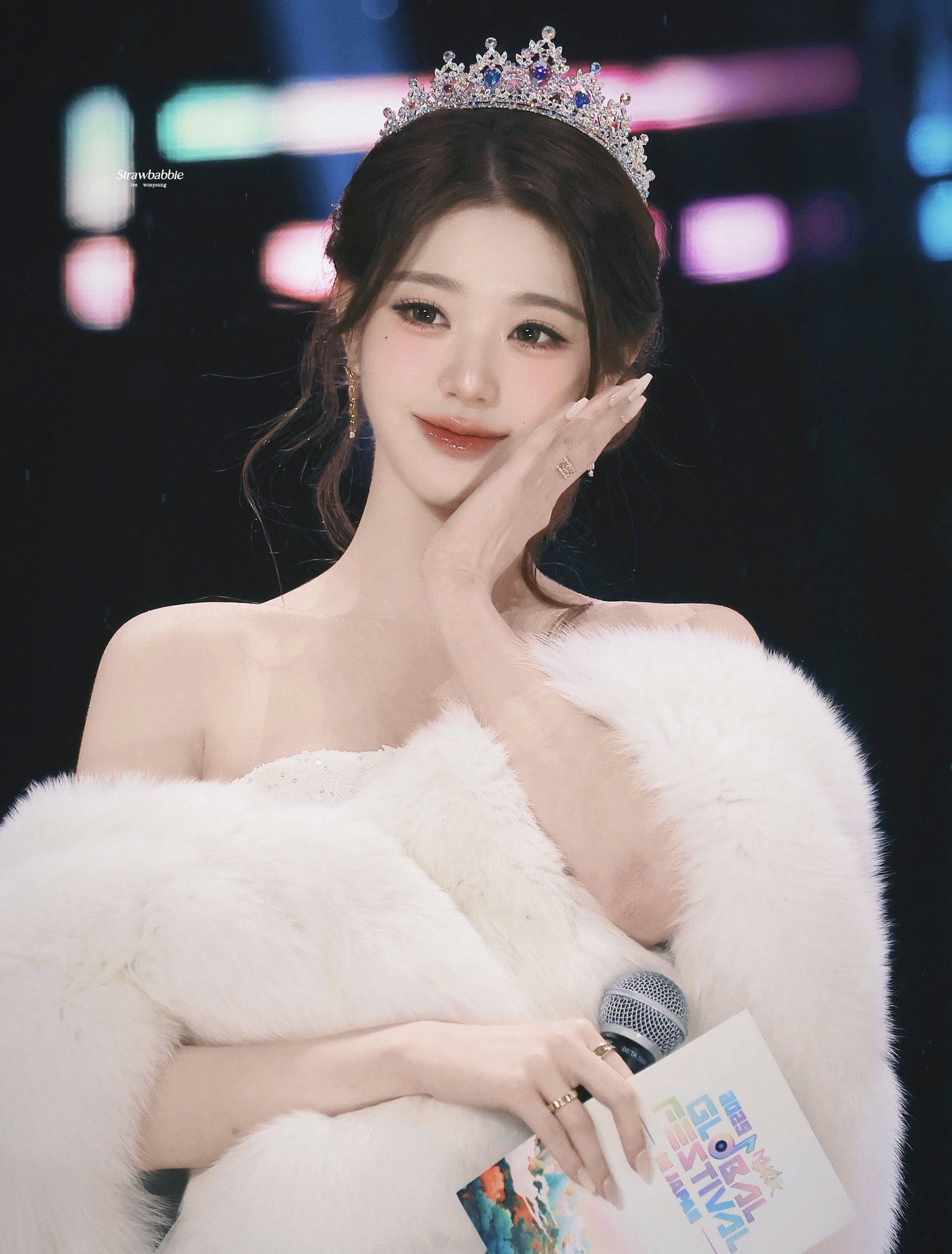 Danh xưng công chúa Kpop đại diện cho danh tiếng bậc nhất cùng hình tượng hoàn hảo Jang Wonyoung gây dựng, nhưng dần dà, danh xưng này bị biến thành từ khoá châm biếm tính cách và thái độ mỗi khi có tranh cãi nổ ra