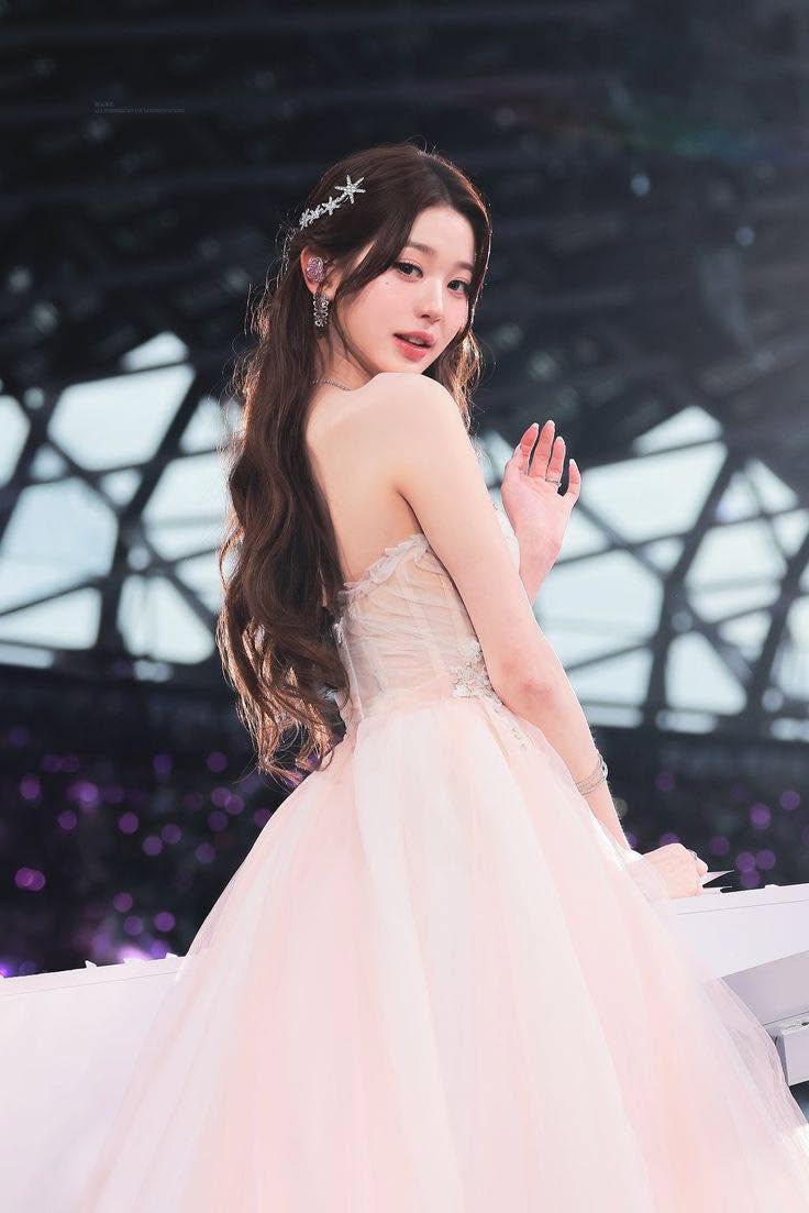 Jang Wonyoung đã được ưu ái thời lượng và vị trí từ thời điểm hoạt động trong nhóm nhạc dự án IZ*ONE
