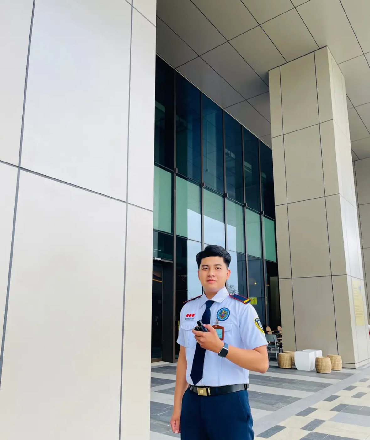 Văn Sang chuyển sang làm bảo vệ từ năm 2025 đến nay.