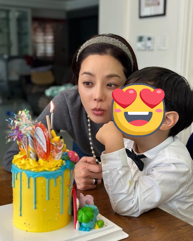 Hậu ly hôn, Chae Rim giành được quyền nuôi con và đã về Hàn sinh sống. Suốt những năm qua, cô 1 mình nuôi con sau khi chia tay tài tử xứ Trung. Ảnh: 163