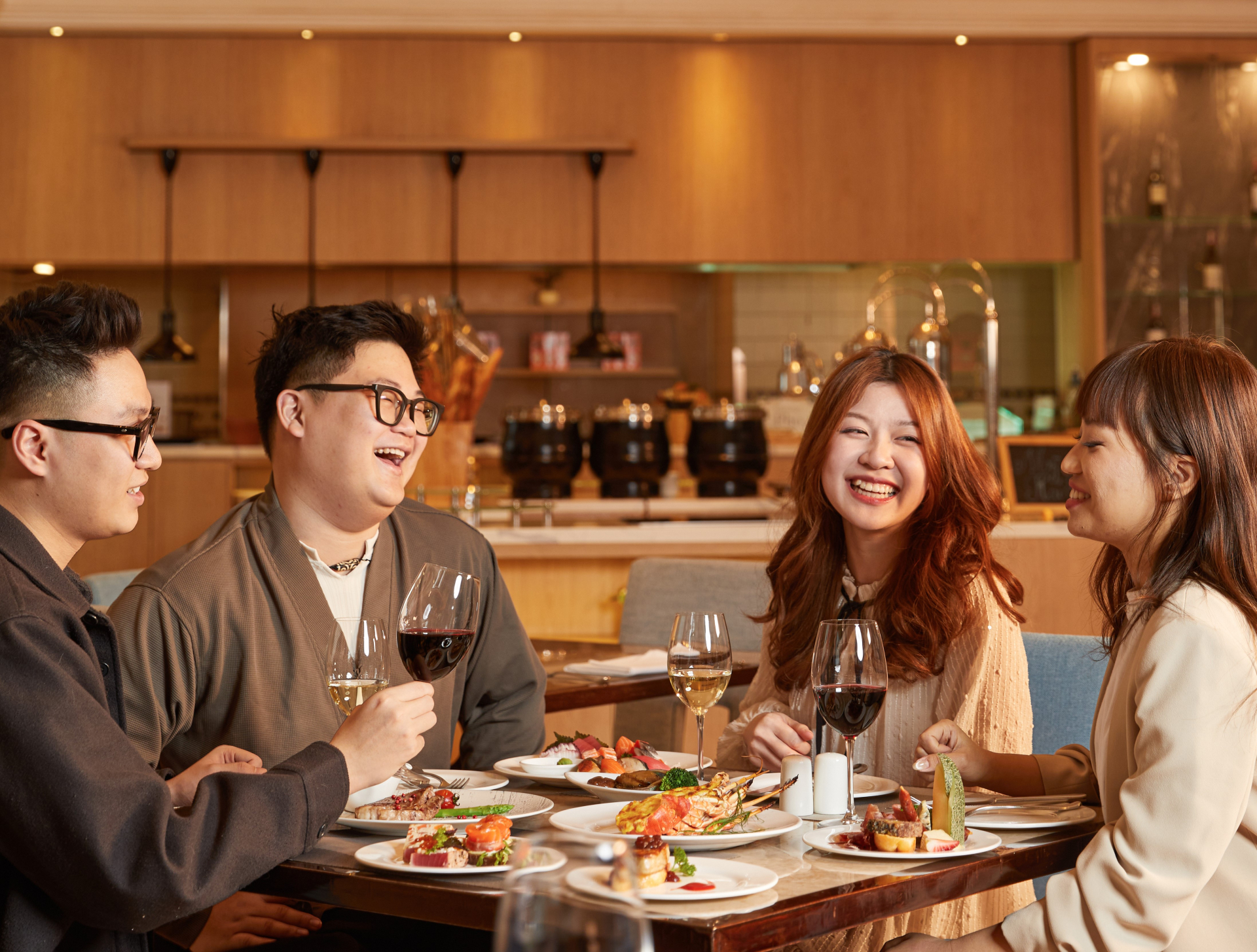 Thưởng thức tôm hùm, bò Wagyu tại nhà hàng khách sạn 5 sao với mức giá êm ái nhờ tấm thẻ ẩm thực “quyền lực” này!