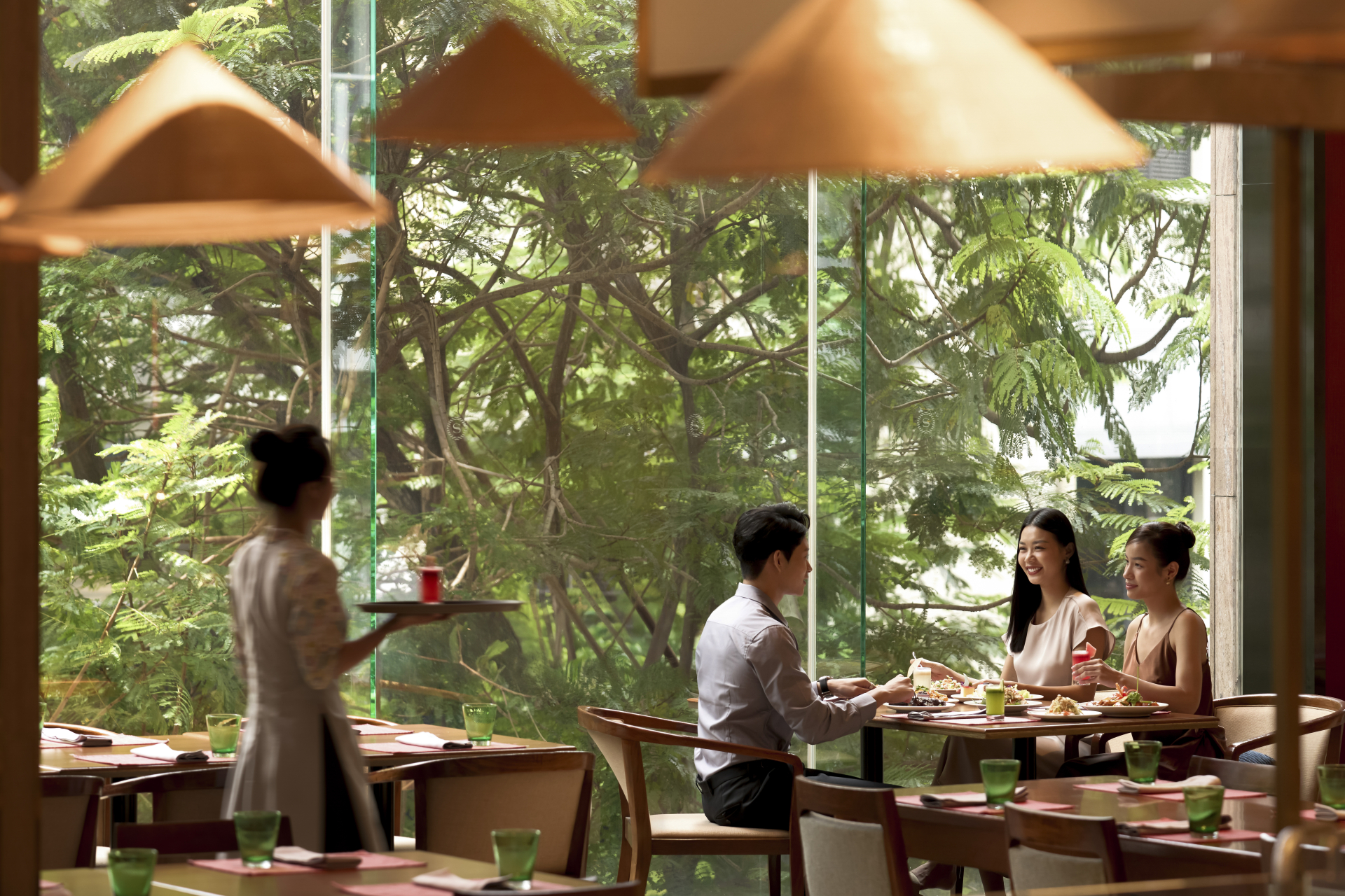 Thưởng thức tôm hùm, bò Wagyu tại nhà hàng khách sạn 5 sao với mức giá êm ái nhờ tấm thẻ ẩm thực “quyền lực” này!