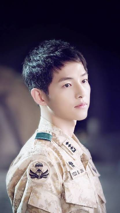 Trong quá khứ, nam diễn viên họ Song từng đẹp như tranh vẽ, cân ngon ơ mọi tạo hình từ hiện đại cho tới cổ trang. Ảnh: Naver