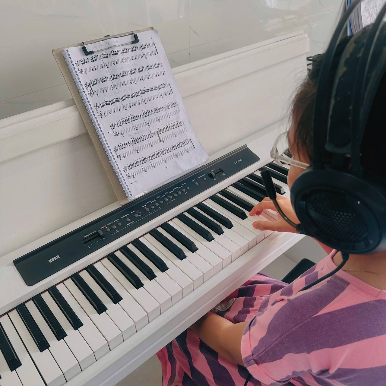 Vì sao piano chưa bao giờ lỗi mốt? Phụ huynh sẵn sàng chi tiền, giáo viên kín lịch kiếm thêm 15 triệu/tháng