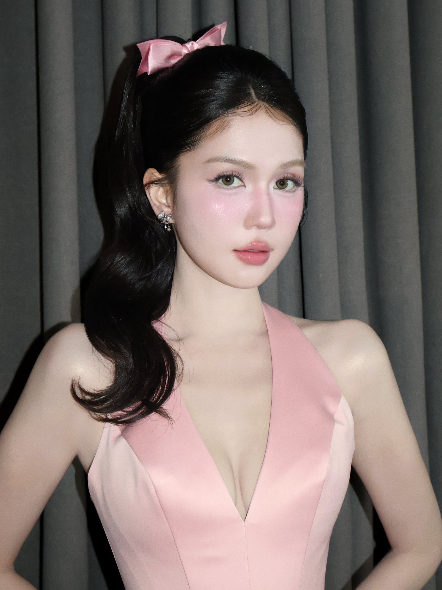 Ngọc Trinh thể hiện rõ thái độ giữa bàn tán về chuyện tình cảm