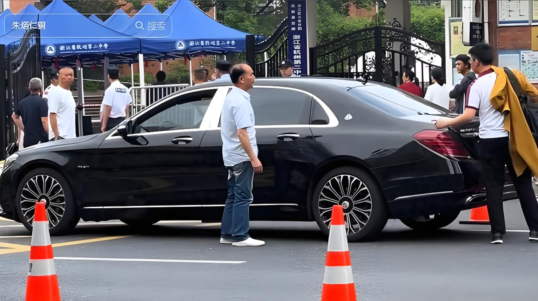 Hình ảnh Chu Dã Thiên bước xuống từ xe Maybach vào ngày thi đại học 2 năm trước từng gây bão MXH Trung Quốc