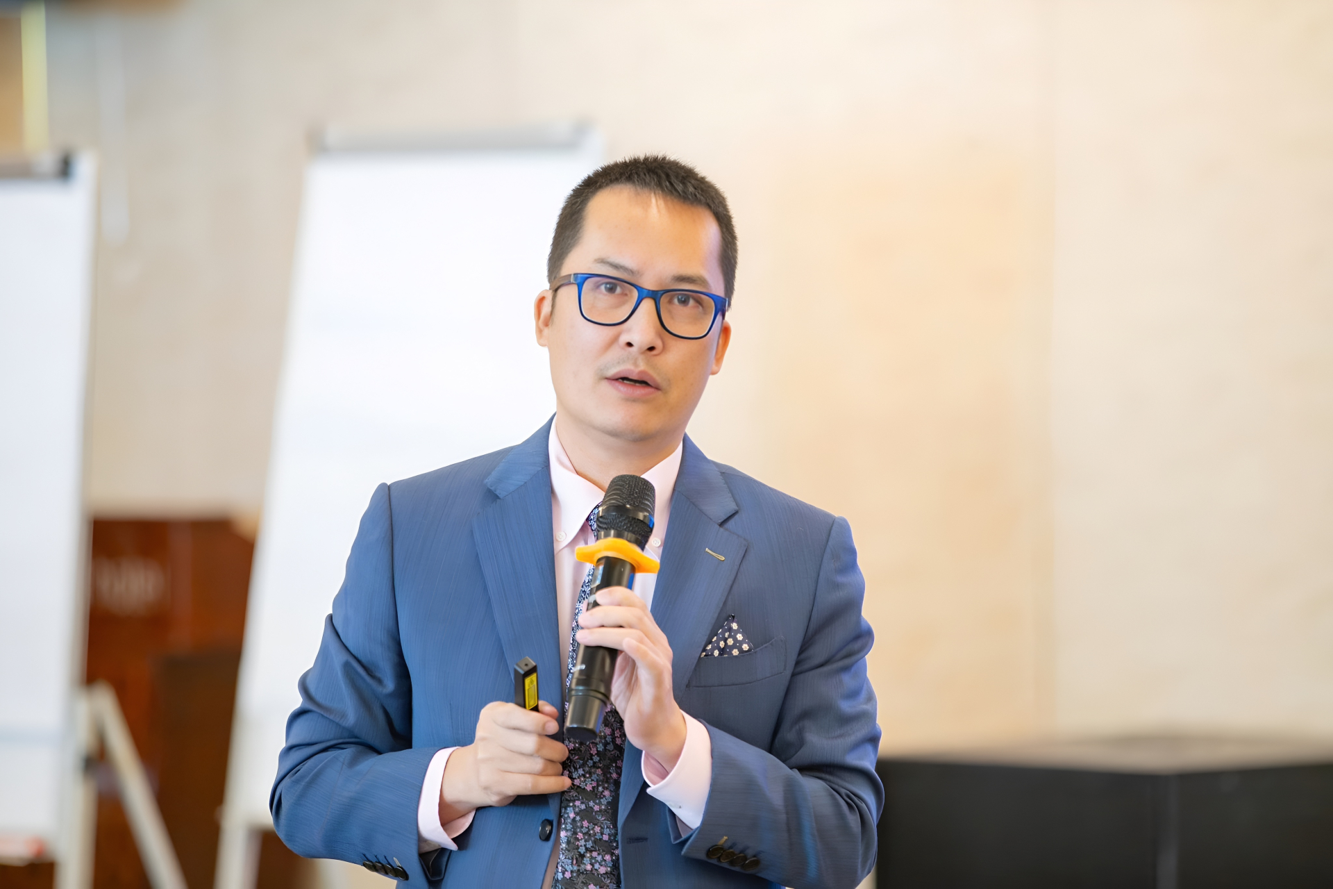 Theo ông Sơn, bản thân việc một nhân vật công nghệ nước ngoài xuất hiện trong đề Văn không phải điều quá đáng bận tâm