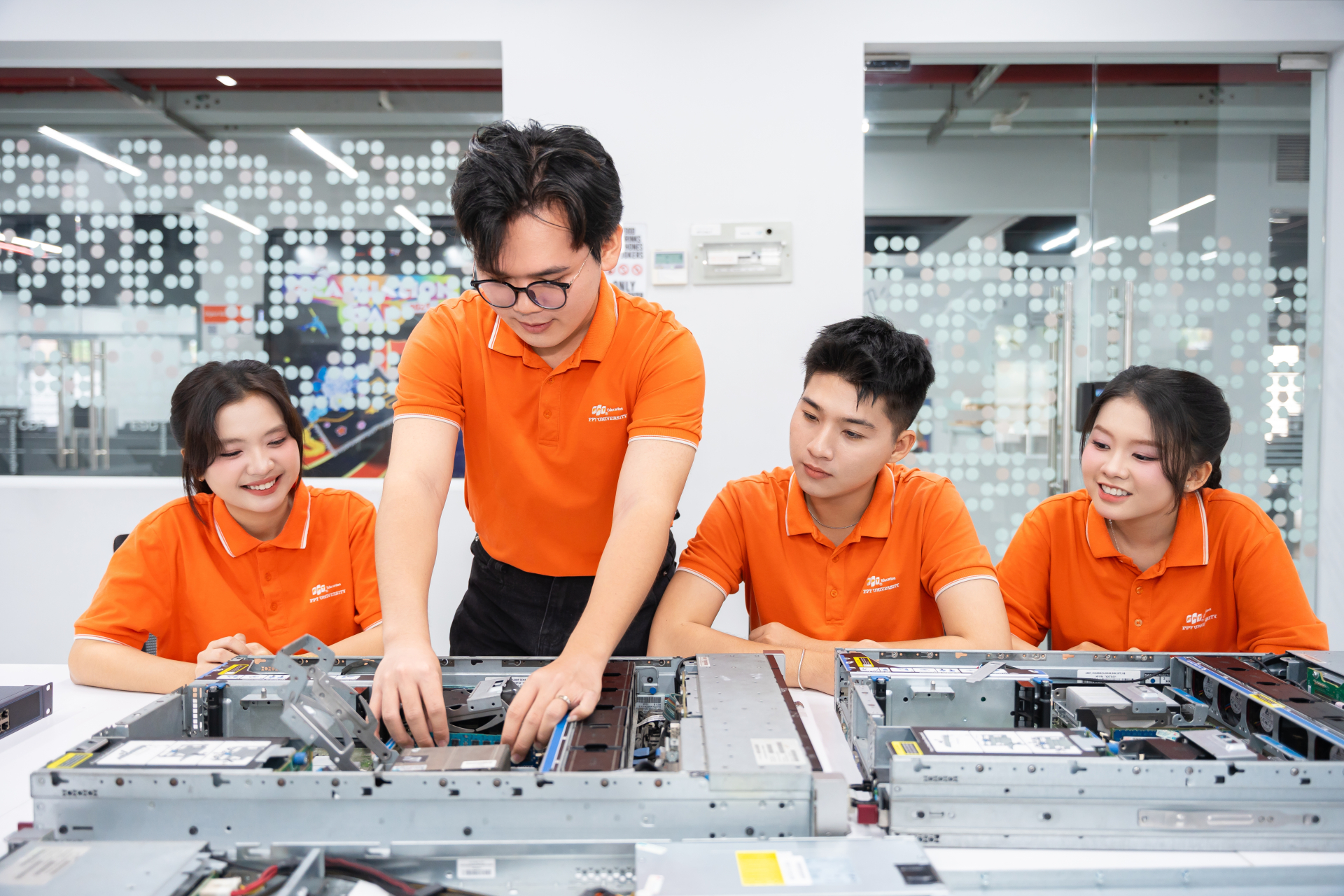 Sinh viên FPTU được khuyến khích tham gia các dự án công nghệ ngay trong quá trình học tập (Ảnh: FPTU)