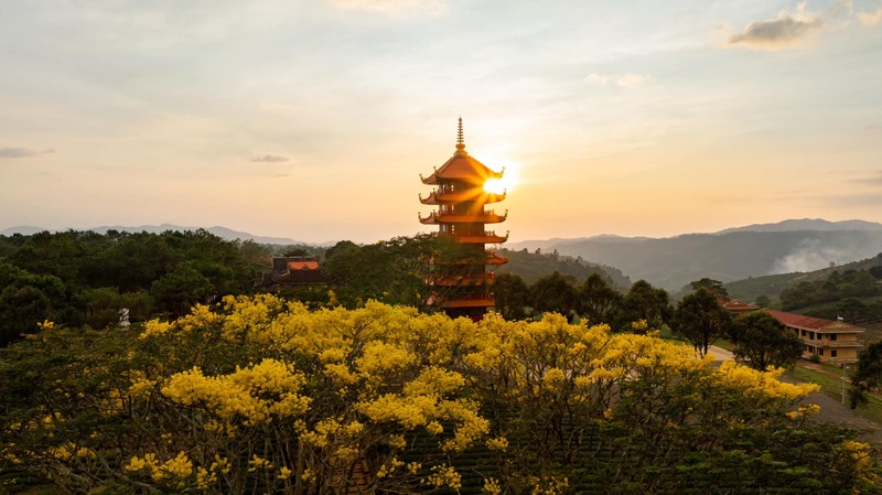 Tu viện Bát Nhã là một trong những địa điểm văn hóa Phật giáo rực rỡ tại Bảo Lộc. Ảnh: Tu Viện Bát Nhã