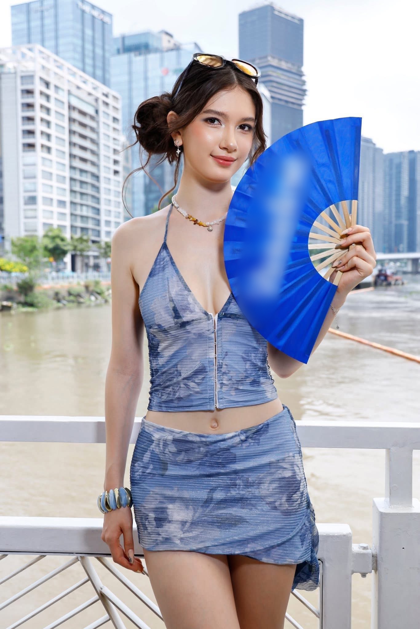 Em gái cao 1m80 của thủ môn Đặng Văn Lâm khoe vòng 1 “đốt mắt”