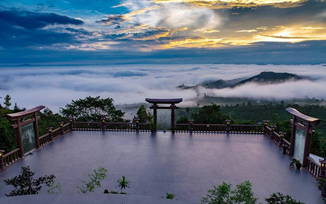 Việt Nam có thành phố mát lạnh cao 900m: Nơi ra đời 108 lá thư tình Trịnh Công Sơn, nay lại gây sốt với cổng trời của Sơn Tùng M-TP
