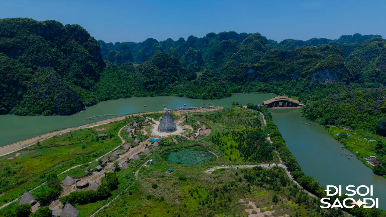 Chùa Bái Đính nằm trong Quần thể danh thắng Tràng An là một trong những điểm du lịch tâm linh nổi tiếng nhất Việt Nam