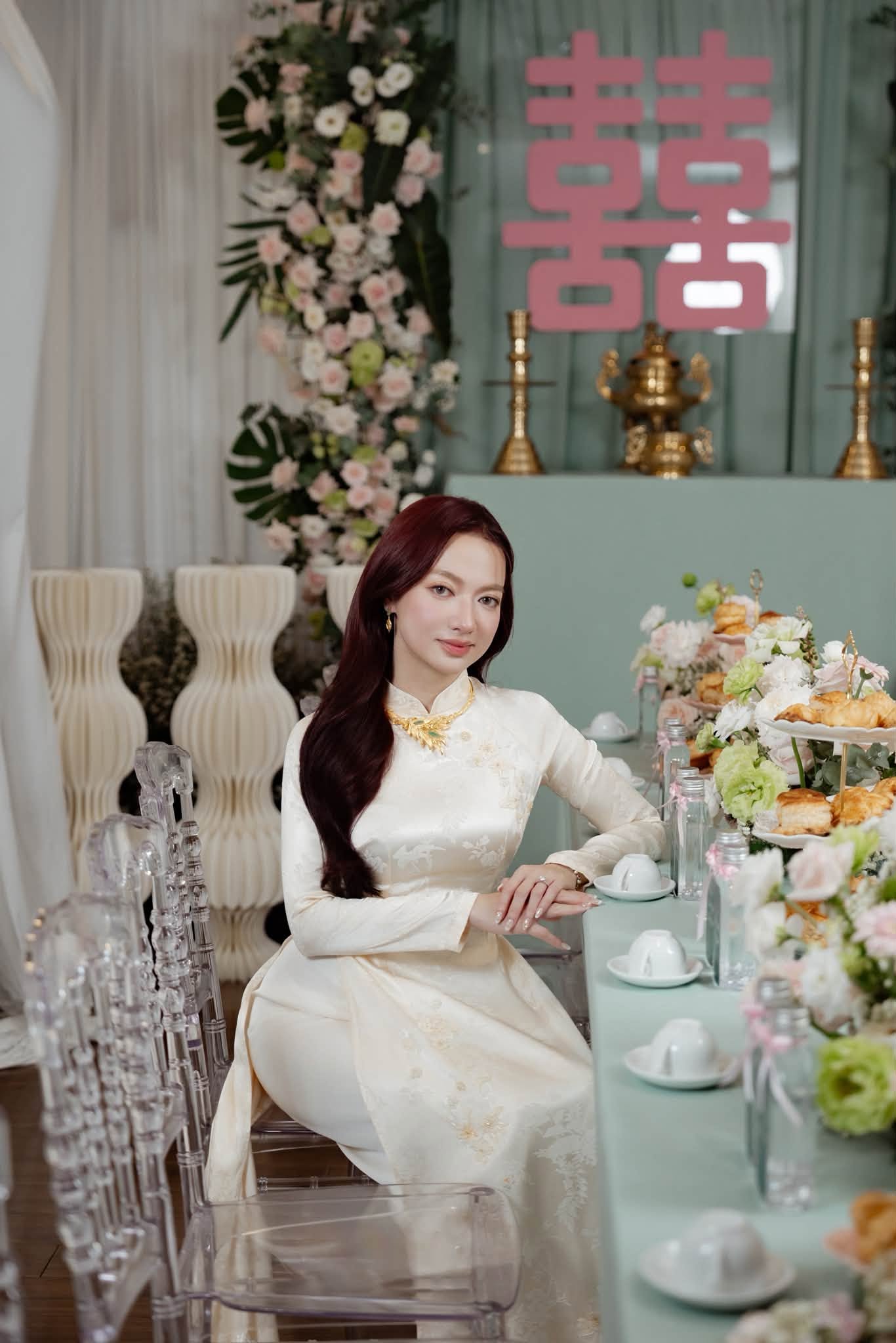 Cô cũng đã tổ chức lễ cưới truyền thống tại nhà riêng vào hôm qua 