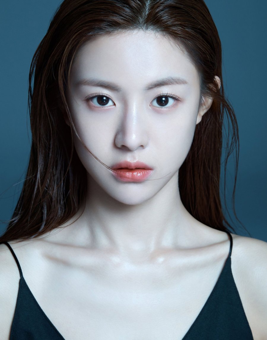 Kim Seon Ho - Go Youn Jung lộ bằng chứng hẹn hò