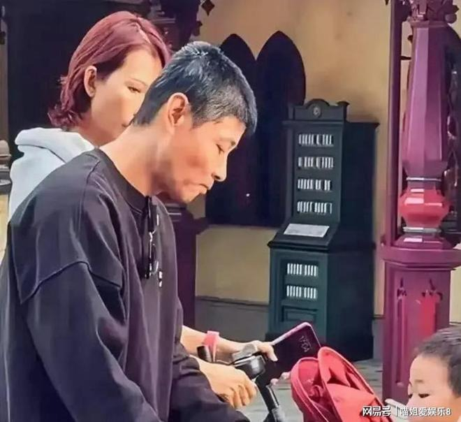 Không thể nhận ra 1 Anh Trai Vượt Ngàn Chông Gai sau chuyến du lịch đối diện cửa tử, rệu rã tới mức đi lại run rẩy