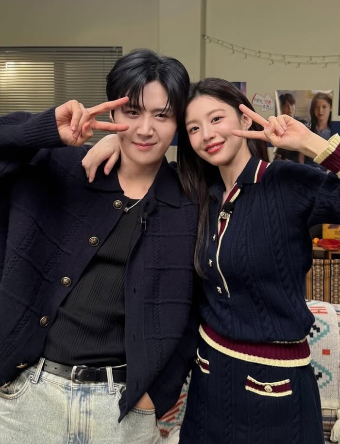 Công chúng đang hóng chờ động thái tiếp theo của Kim Seon Ho - Go Youn Jung. Ảnh: Nate
