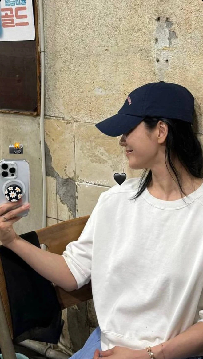 Lộ người tặng quà xa xỉ cho Song Hye Kyo hậu ly hôn Song Joong Ki, nhan sắc đỉnh tới mức được phong thần