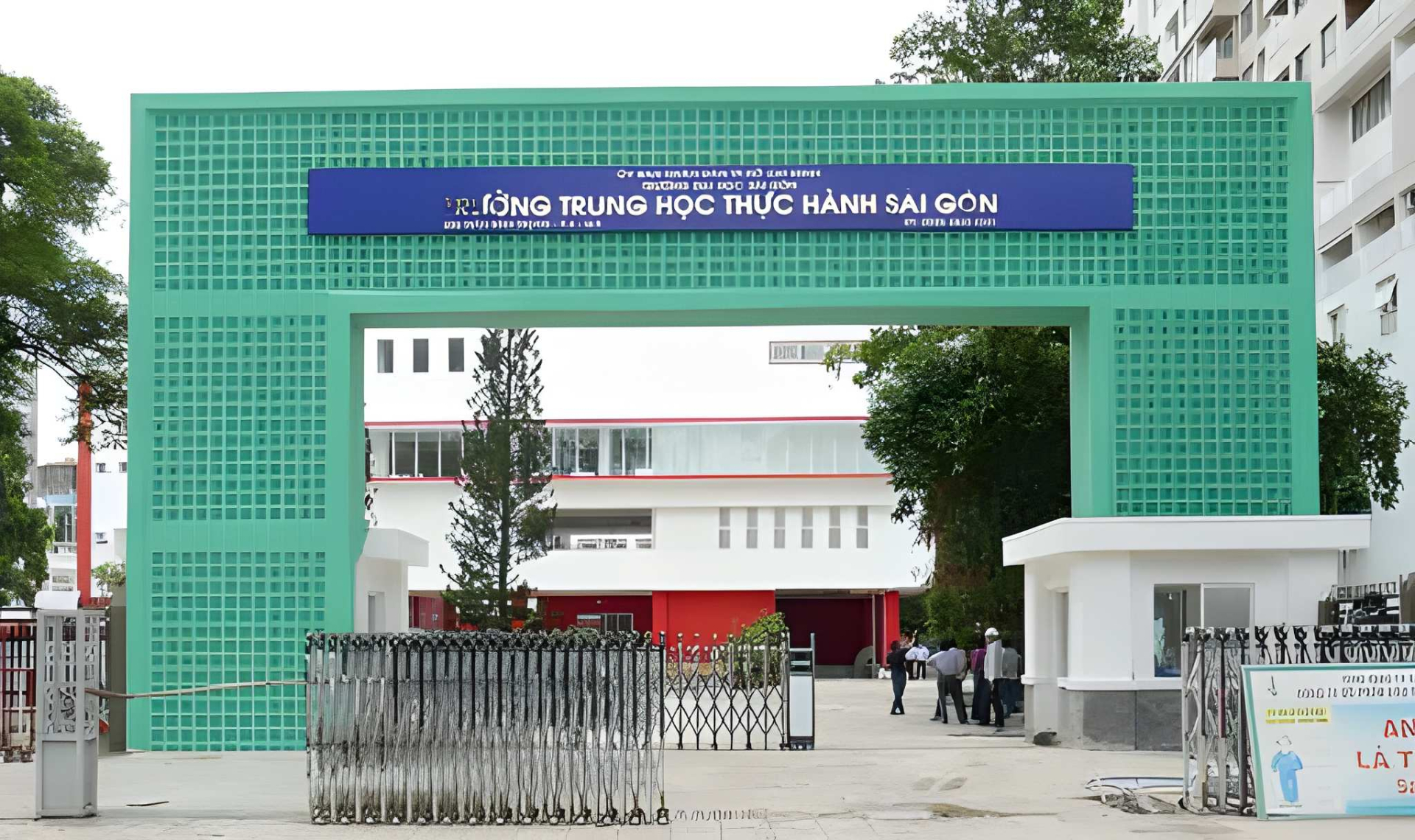 Trường Trung học Thực hành Sài Gòn là đơn vị trực thuộc Đại học Sài Gòn