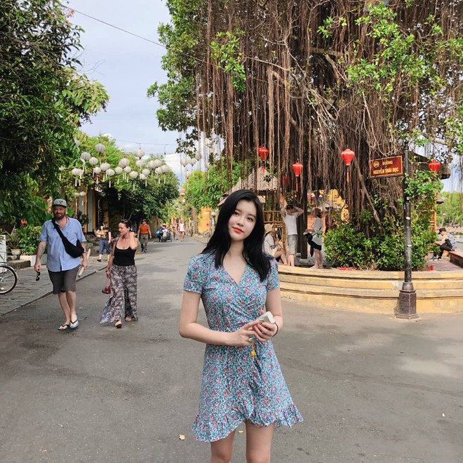 Soyee khiến fan xao xuyến với vẻ đẹp nhẹ nhàng, nữ tính nhưng không kém phần ngọt ngào. Ảnh: Instagram.