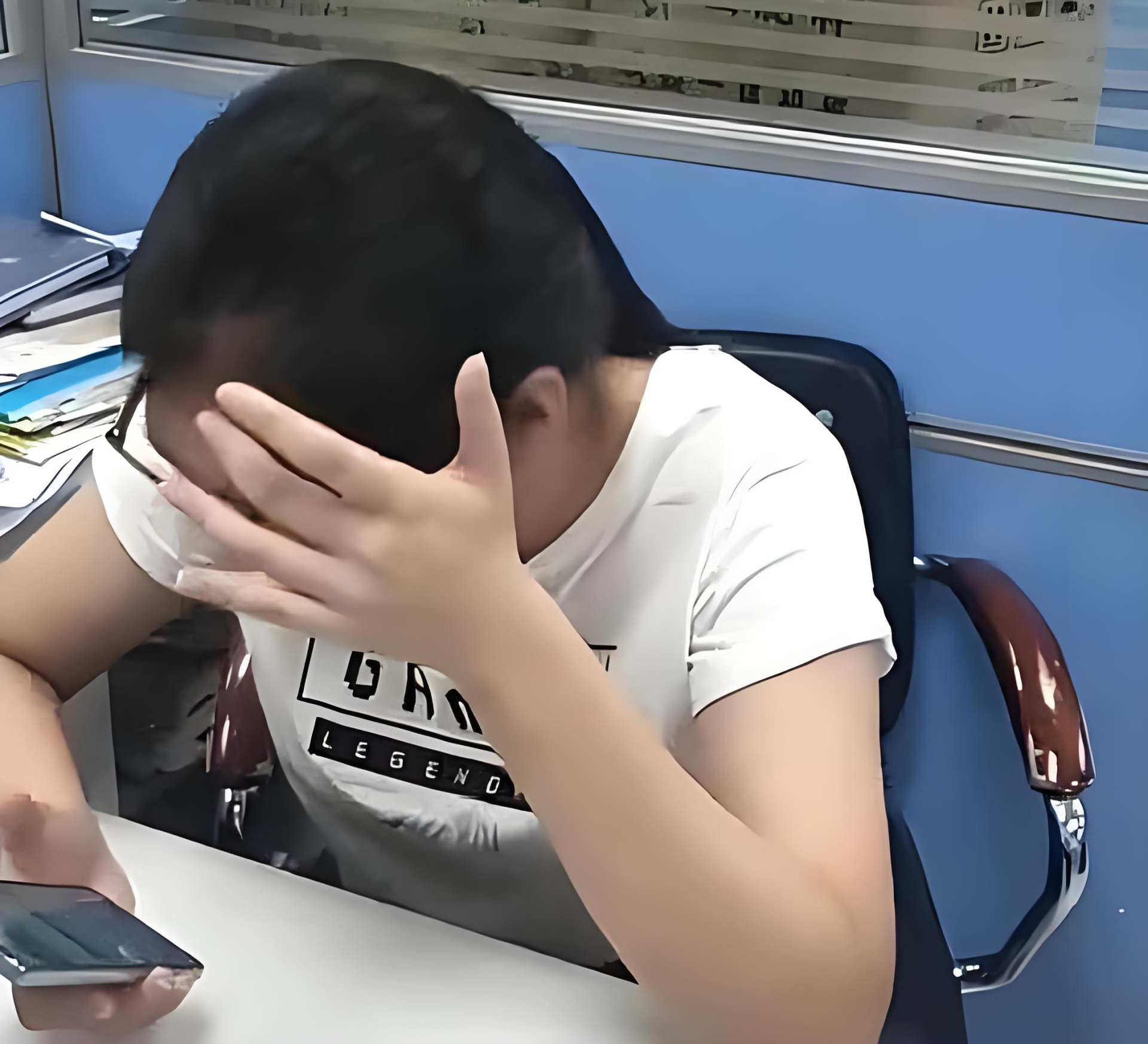 Nữ sinh này sau đó đã bị hủy bỏ học tịch