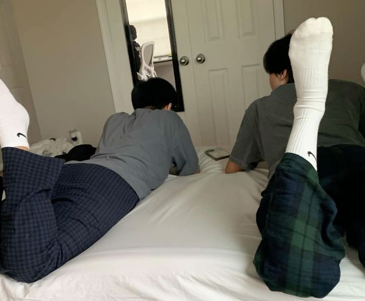 Hãy học cách chia sẻ với người khác, nhất là chuyên gia tâm lý về những bất ổn của bản thân (Ảnh minh họa)