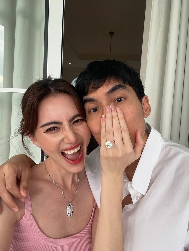 Mai Davika được bạn trai diễn viên cầu hôn với chiếc nhẫn kim cương siêu 