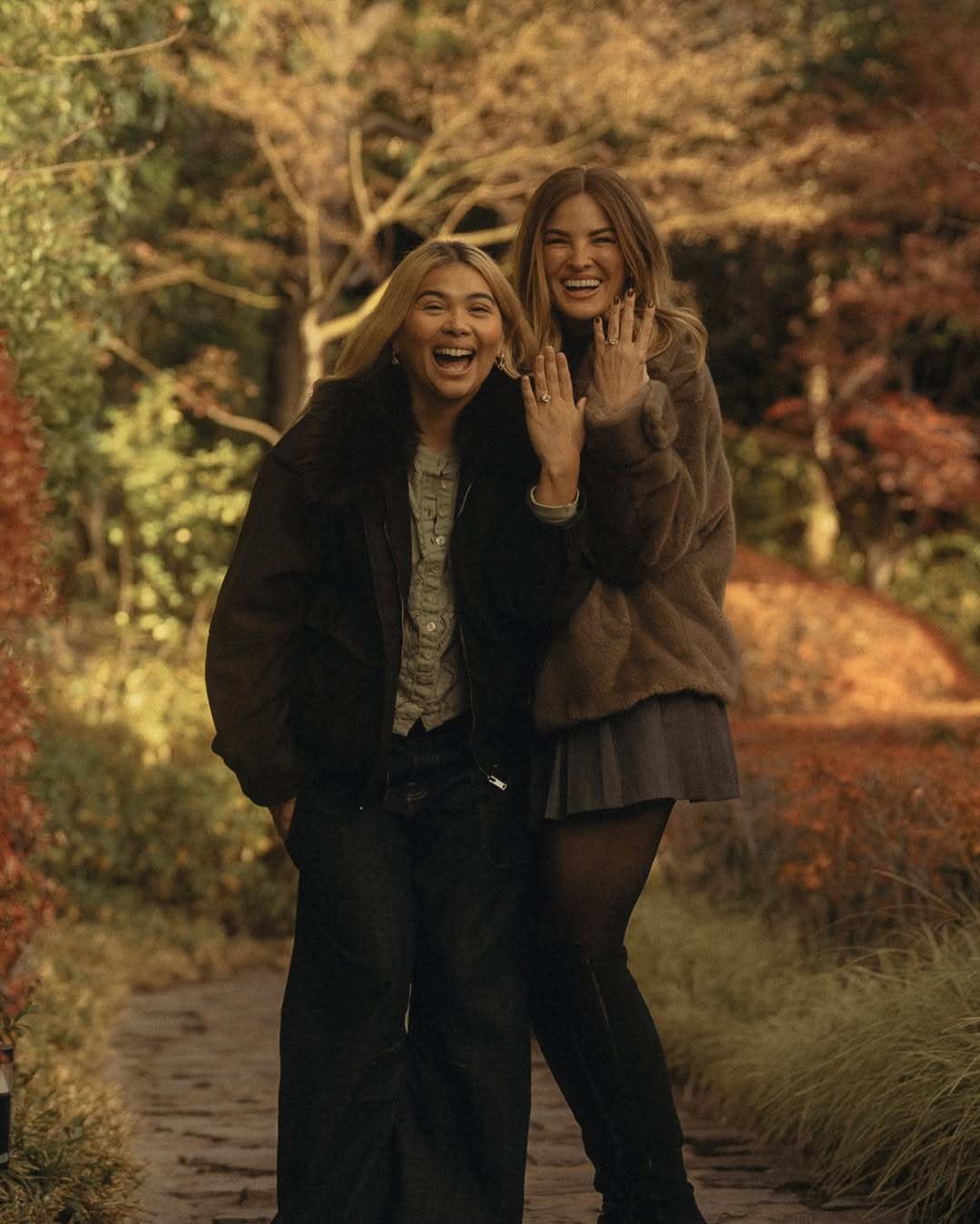 Hayley Kiyoko và vị hôn thê Becca Tilley lại chọn Kyoto làm nơi để cầu hôn thay vì Tokyo