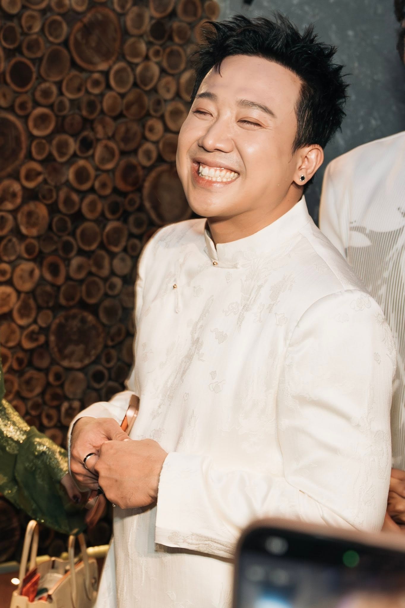 Nhiều người khuyên Trấn Thành chỉ nên hát cho vui, không nên chuyển hướng làm ca sĩ