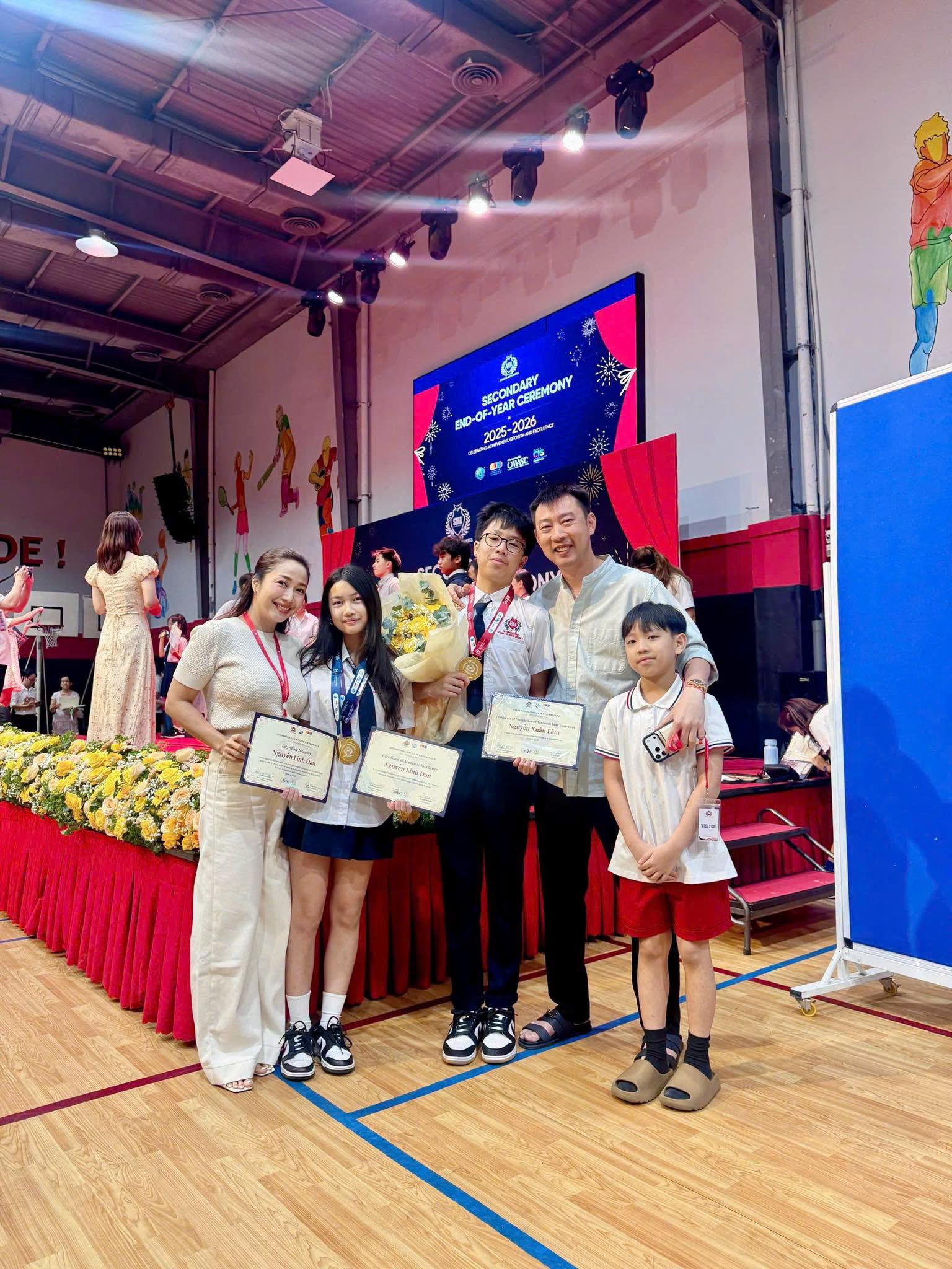 Các nhóc tỳ của gia đình Ốc Thanh Vân đã tiếp tục việc học ở một trường quốc tế