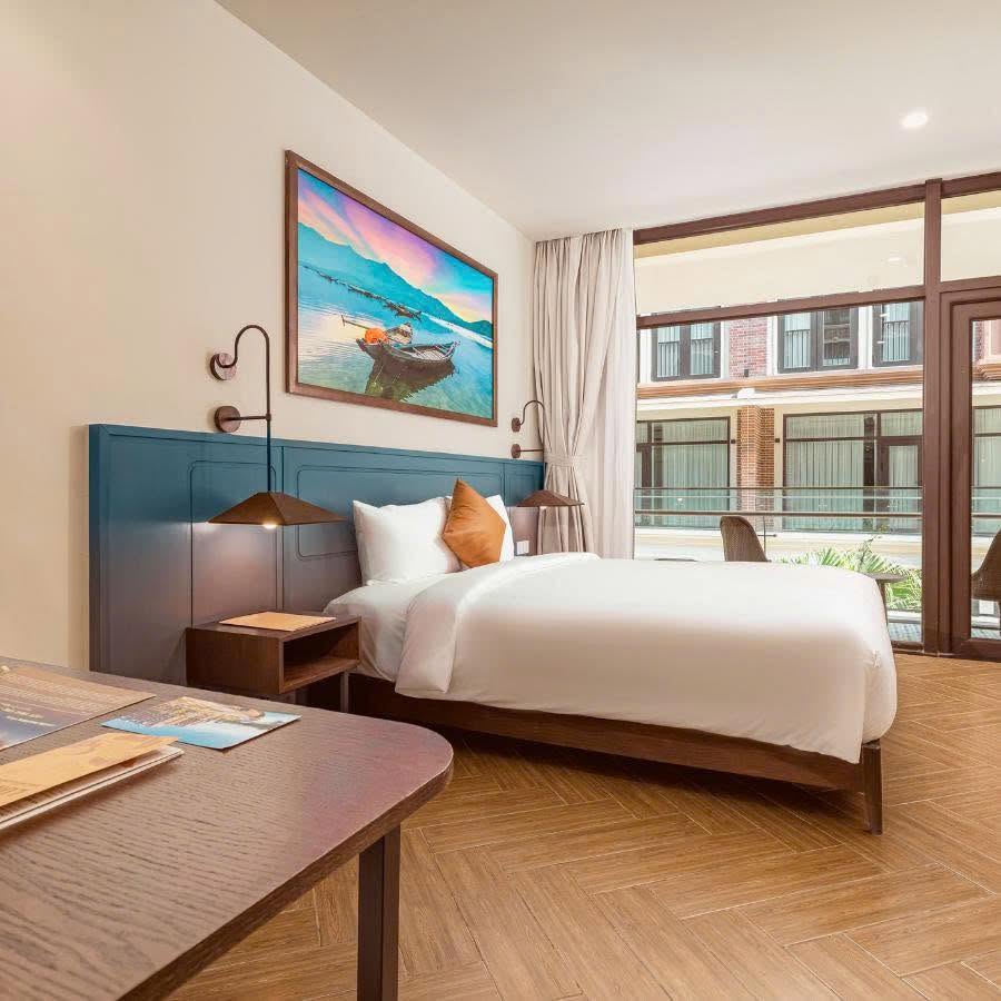 Superior Double Room with Balcony với diện tích từ 33-36m2