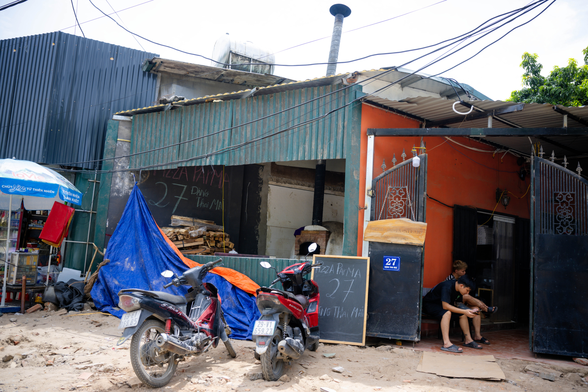 Từng là con phố nhộn nhịp nhất nhì ở Hồ Tây, Đặng Thai Mai giờ ra sao?