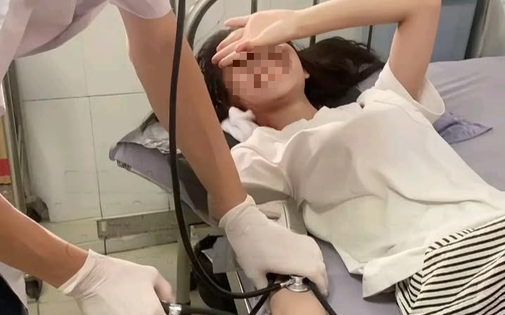 Cô gái 24 tuổi bị vỡ hoàng thể nguy hiểm chit vì rặn quá mạnh khi đại tiện (Ảnh minh họa)