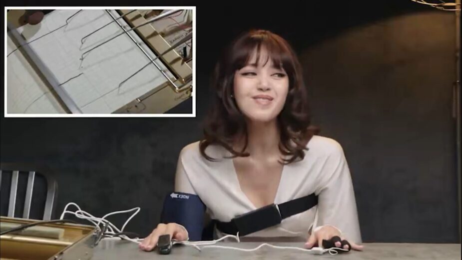 Lisa bị phát hiện nói dối khi ngoài miệng nói rằng những người chỉ biết 1 ngôn ngữ không hề lười biếng. Nói cách khác, trong lòng nữ ca sĩ lại suy nghĩ ngược lại với những gì mình nói ra và thực sự cho rằng những người như trên là lười nhác. Ảnh: Koreaboo