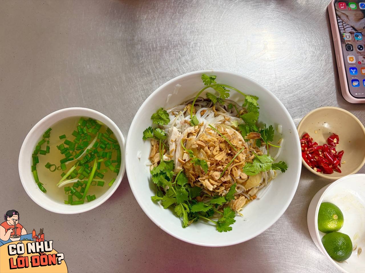 Tưởng thư Michelin là lừa đảo, chủ quán phở gà Hàng Hòm không cần nhận cúp vinh danh vẫn đông kín bàn mỗi ngày