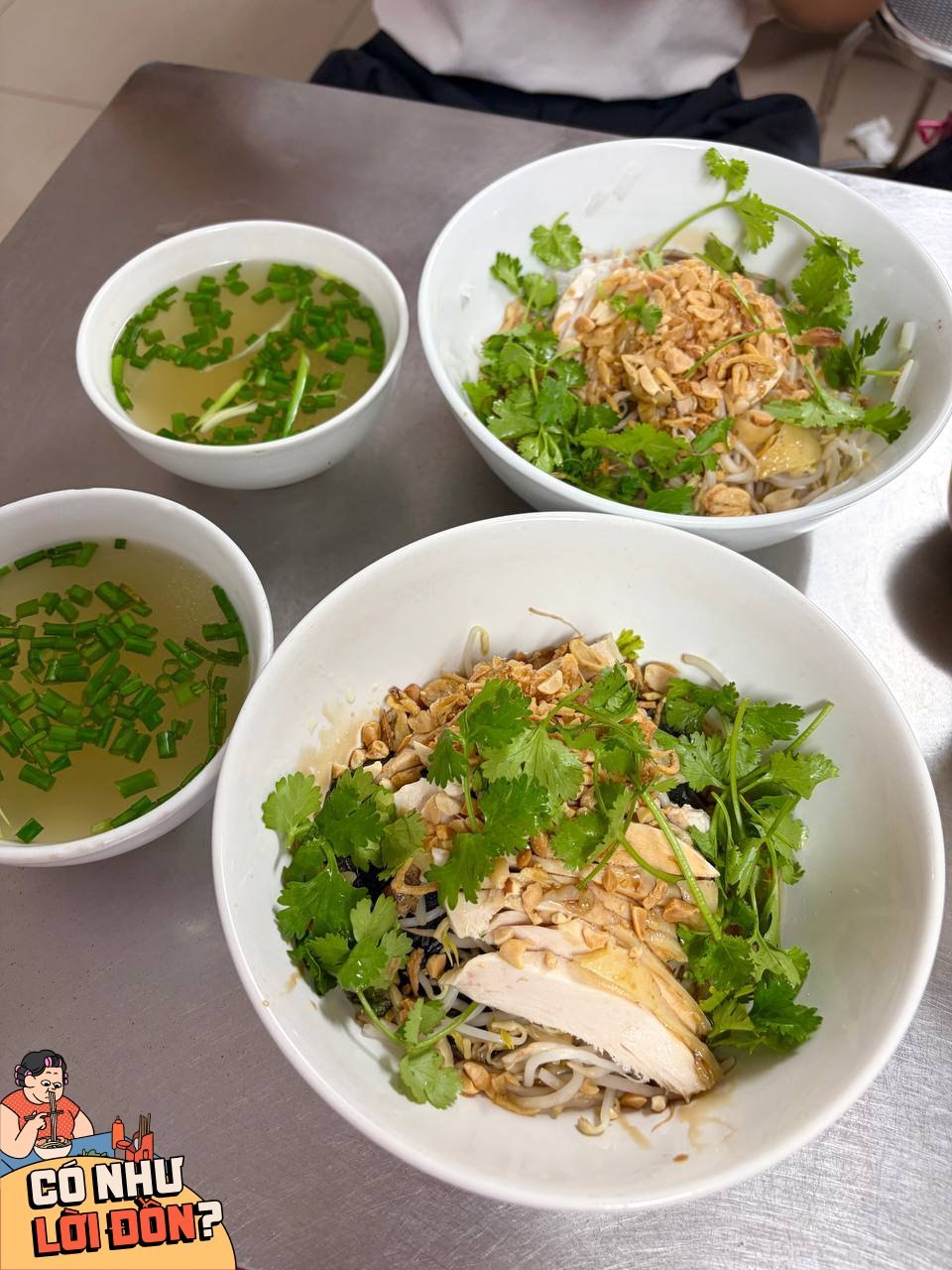 Tưởng thư Michelin là lừa đảo, chủ quán phở gà Hàng Hòm không cần nhận cúp vinh danh vẫn đông kín bàn mỗi ngày